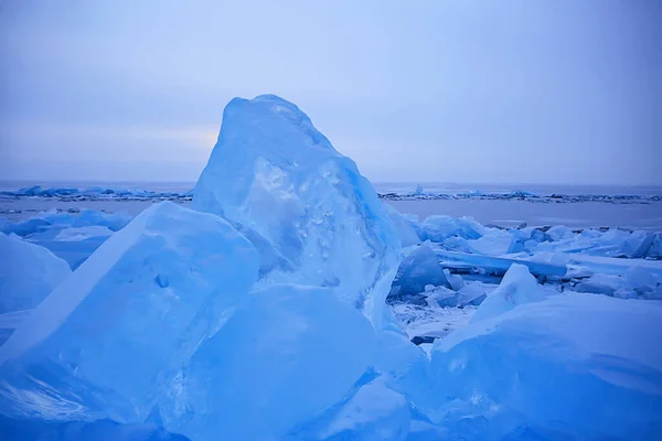 Измельченные Голубые Ледяные Хаммоки Байкал Зимний Фон — стоковое фото