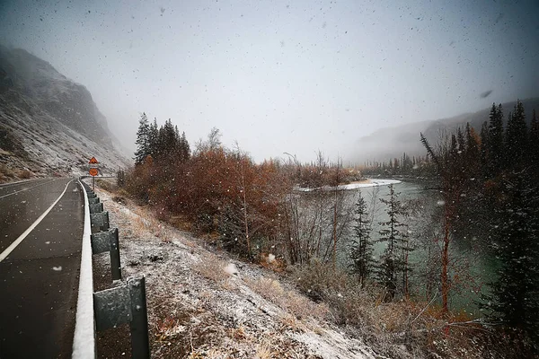 Rivière Montagne Neige Saisonnière Paysage Vue Panoramique — Photo
