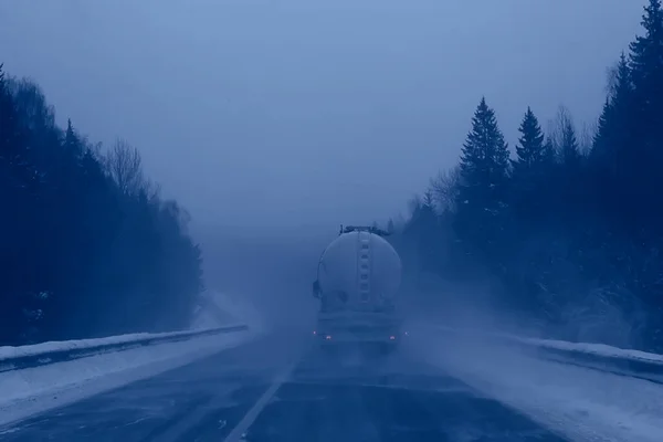 Invierno Carretera Nieve Fondo Niebla Mala Visibilidad — Foto de Stock