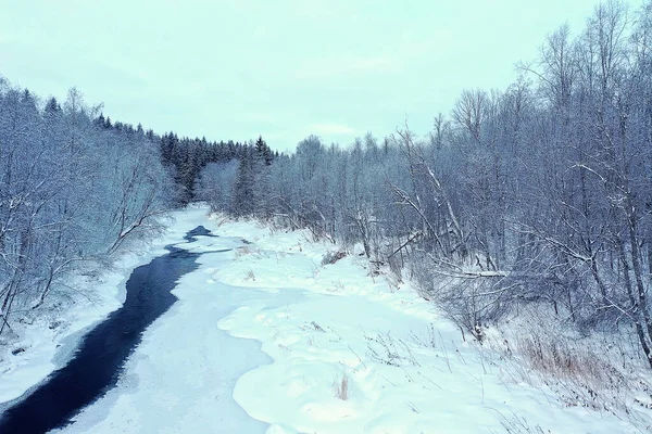 Річка Взимку Вид Дрона Відкритий Морозний Лісовий Пейзаж — стокове фото