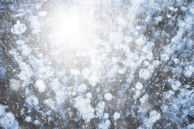 Buzun dokusu hava baloncukları gaz hidrojen sülfür kış arka planında