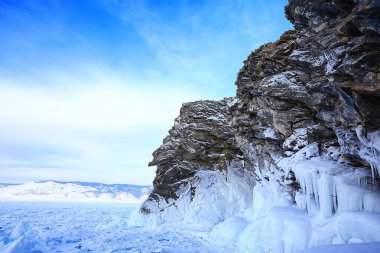 Kış manzarası doğası Baykal Şamanka Kayası Olkhon Adası