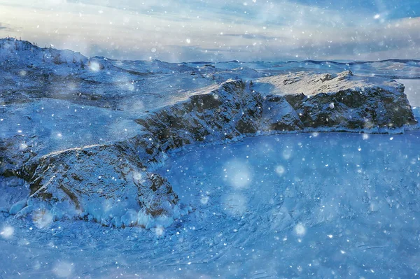 バイカル オルホン冬の風景山石ロシアビュー — ストック写真