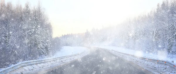 Снегопад Зимнем Шоссе Плохая Видимость — стоковое фото
