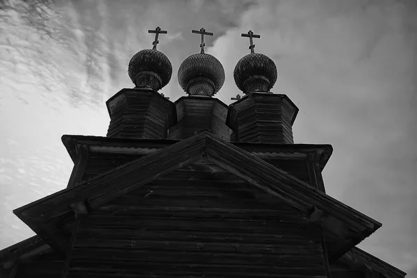 Ξύλινη Εκκλησία Στο Ρωσικό Βόρειο Τοπίο Χειμώνα Αρχιτεκτονική Ιστορική Θρησκεία — Φωτογραφία Αρχείου