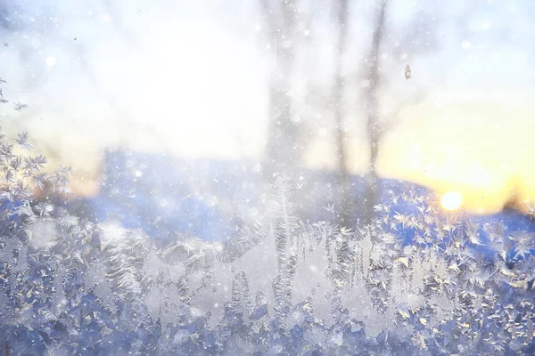 窓ガラスの霜模様抽象的な背景冬のライム雪 — ストック写真