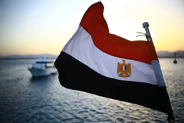 Egypt Σημαία Ένα Σκάφος Στη Θάλασσα Ταξίδια Καταδύσεις Κόκκινη Θάλασσα Εικόνα Αρχείου