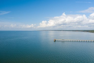 Kasım 2021 'de Mobile Körfezi' ndeki Fairhope, Alabama Belediye İskelesi 