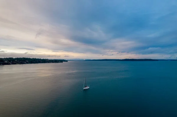 Sailboat Nisqually Reach Puget Sound Sunset December 2021 — стоковое фото