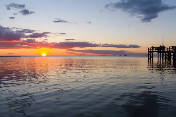 Mobile Bay Sunset Reflection Από Δάφνη Αλαμπάμα Bayfront Park — Φωτογραφία Αρχείου