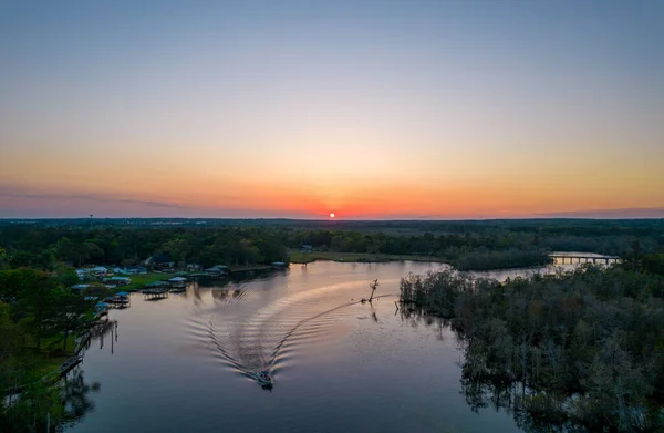 Vista Aérea Barco Río Atardecer — Foto de Stock