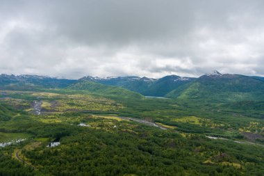Haziran 2022 'de Washington' daki St. Helens Dağı yakınlarındaki vadiler ve dağlar 