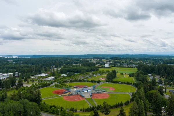 华盛顿莱西地区田径综合设施的空中景观 — 图库照片