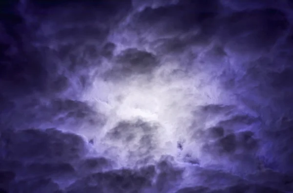 Nuvens à noite — Fotografia de Stock