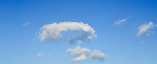 Fundo Céu Azul Com Nuvens Minúsculas Panorama — Fotografia de Stock