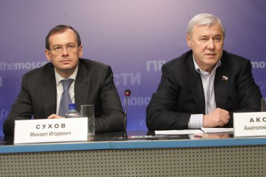 Anatoly aksakov ve mikhail sukhov