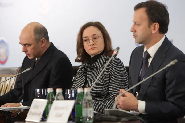 Anton siluanov, elvira nabiullina i arkady dvorkovich — Zdjęcie stockowe