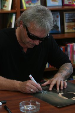 Konstantin kinchev, müzisyen