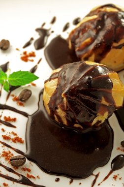 sır olarak profiterol