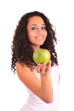 genç bir kadın tutarak elma. beyaz bitti izole