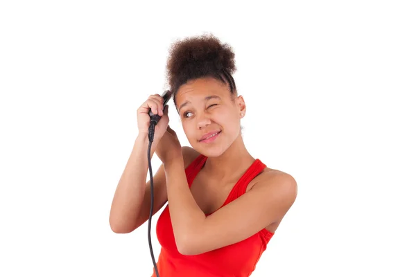 Afro-American mladá žena s afro vlasy — Stock fotografie