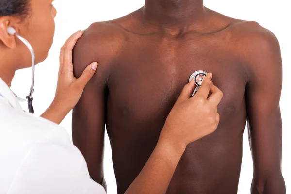 Africano americano mulher médico com paciente — Fotografia de Stock