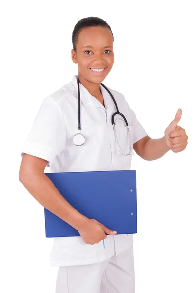 Femme afro-américaine médecin sur fond blanc — Photo