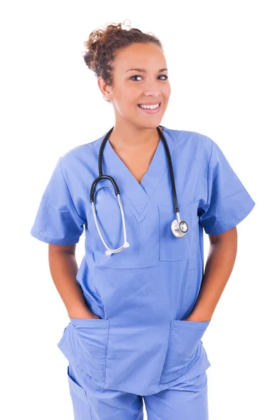 Jeune médecin avec stéthoscope isolé sur fond blanc — Photo