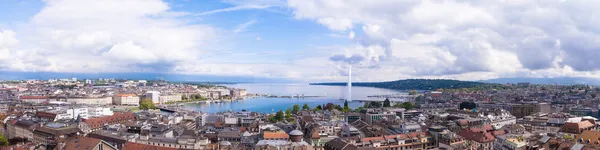 Vista panorámica de la ciudad de Ginebra, el lago Leman y el agua — Foto de Stock