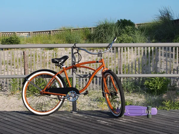 Orange Bike On Boardwalk — Stock Photo, Image