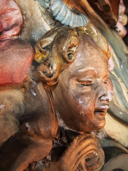 Vintage querubim rosto escultura — Fotografia de Stock