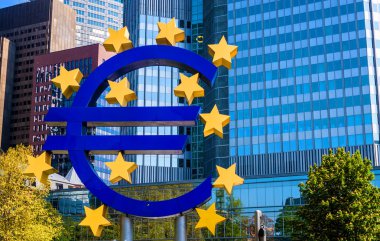 ünlü büyük euro simgesi