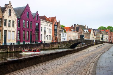 brugge kanallar boyunca evleri