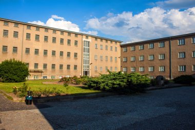 Berlin-hohenschonhausen Anıtı