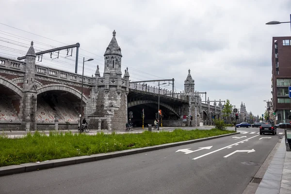 Ramparts along the train line in Antwerp — Stock Photo, Image