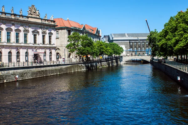 Canal em Berlin, Alemania — Fotografia de Stock