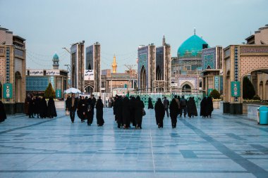 imam rıza Meşhed içinde kutsal tapınak