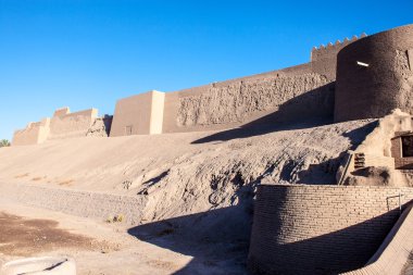 sur duvarları antik kale bam