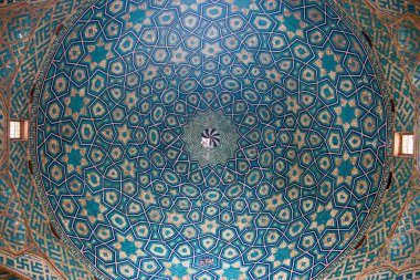 Yezd jameh Camii'nde kubbe