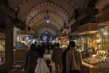 Pazar yerindeki insanlar.