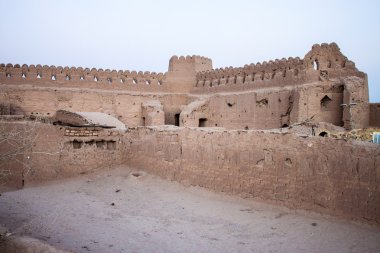 yıkık geleneksel adobe evleri