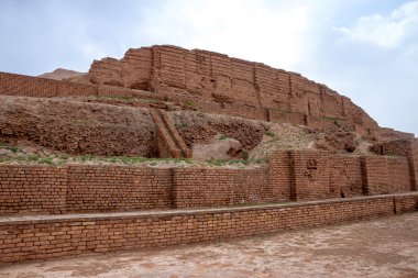 Zikkurat Choqa Zanbil