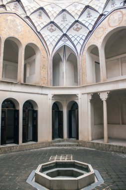 tabatabei tarihi evde Kaşan