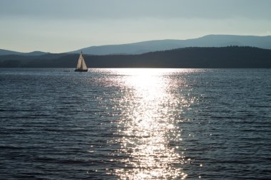 Lake lipno üzerinde yelken