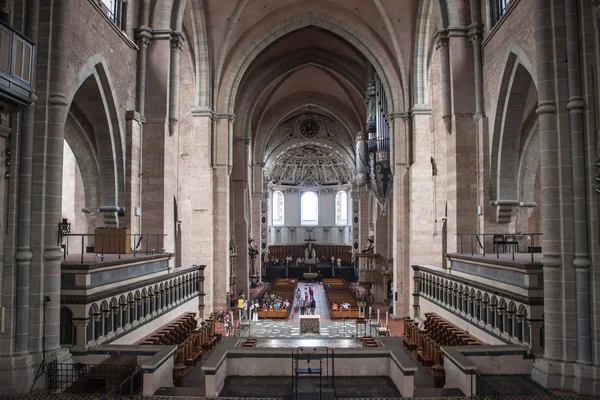 Innvendig katedral i Trier – stockfoto