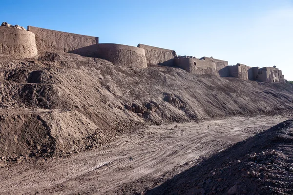 Outer walls of ancient town of Bam — Stock Photo, Image