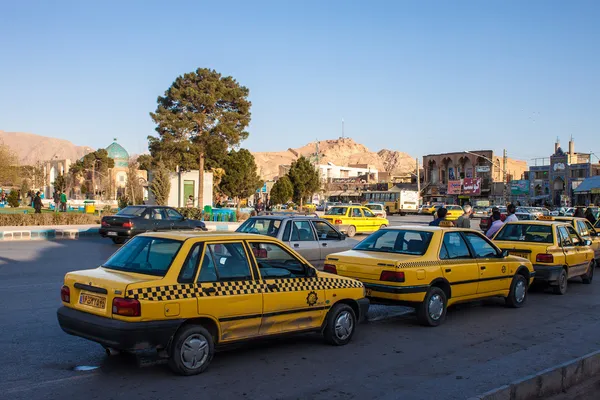 Taksiler kerman müşteriler için bekleyin. — Stok fotoğraf