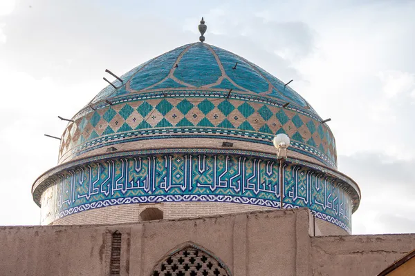 En av traditionella adobe byggnaderna i yazd — Stockfoto