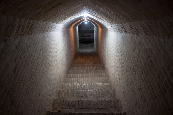 Ingresso ad un acquedotto sotterraneo a Yazd — Foto Stock