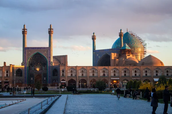 Les gens à la place de l'Imam — Photo